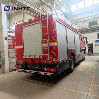 HOWO 18m Alto brazo de pulverización 4x2 12000l Gran flujo de rescate de incendios camión de bomberos para la venta