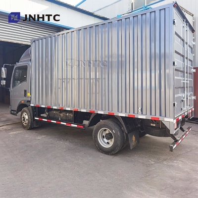 China camión ligero HOWO furgoneta tanque de carga 4X2 116hp 6 ruedas de caja de camión para la venta