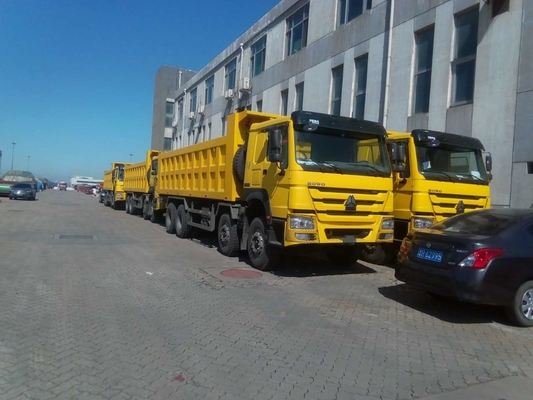 El camión volquete amarillo de 371hp 20M3 RHD Sinotruk Howo 6x4 para 40-50 toneladas carga