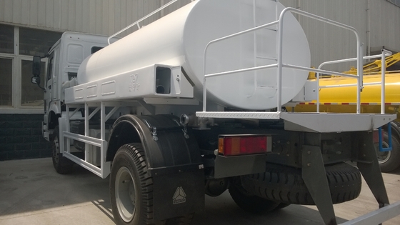 Camión volquete resistente de Howo, capacidad 12-20m3 del camión de petrolero del agua