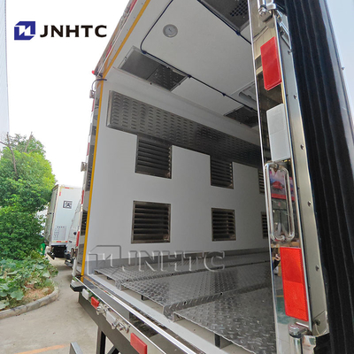 HOWO 4X2 Camión de transporte ligero de pollo bebé Vehículo de entrega de pollos pequeños para la venta