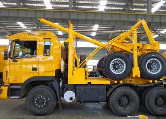 Marca de conducción derecha de Sinotruk Howo del camión del portador del registro de 6*6 400l con cualquier color