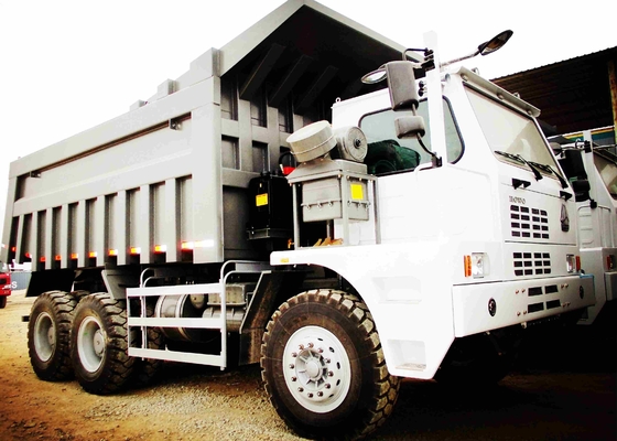 El camión volquete de la explotación minera de SINOTRUK HOWO 6*4 371HP 70 toneladas carga para el negocio de construcción