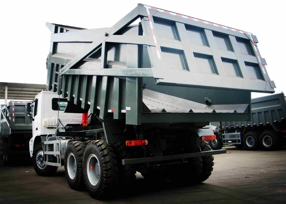 El camión volquete de la explotación minera de SINOTRUK HOWO 6*4 371HP 70 toneladas carga para el negocio de construcción