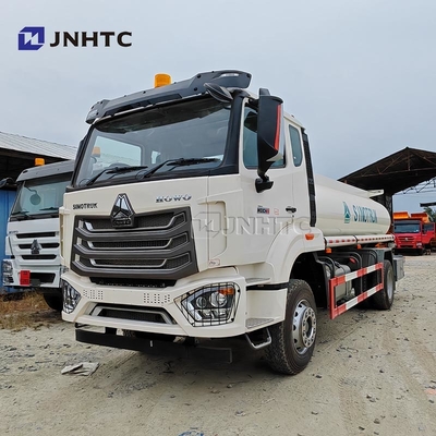 Howo NX camión de anclaje de agua 4x2 200-380hp rueda motriz tanque de rociado camión buen precio