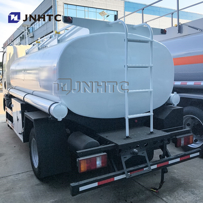 Sinotruk Howo Mini tanque de aceite ligero 4x2 camión cisterna de combustible de 3000L