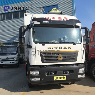 SITRAK Transporte de mercancías peligrosas personalizado Camión de carga 4x2 Fuegos artificiales diesel Camión de reparto inflamable