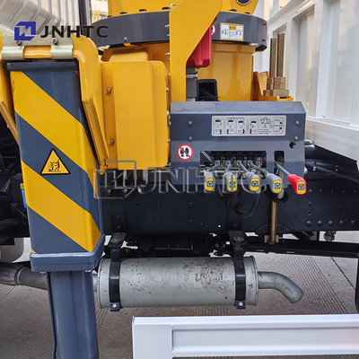 Howo Light Mini 4*4 6 ruedas Camión de carga de cabina de doble fila con grúas telescópicas de 8 toneladas