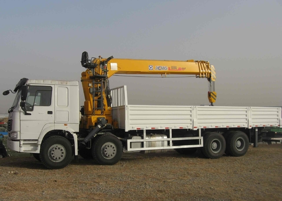 El camión de SINOTRUK HOWO montó la grúa/la grúa de horca montada camión para la construcción