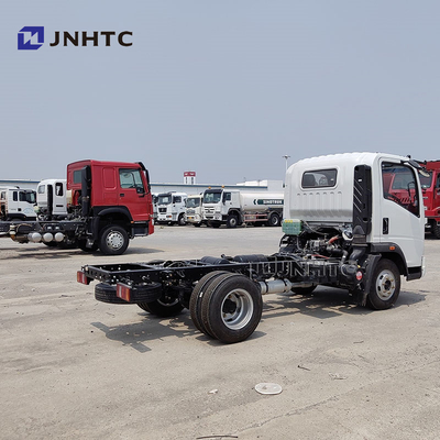 Sinotruck Howo 4x2 5 toneladas 8 toneladas de carga ligera / camión de descarga chasis combustible diesel Euro 2 emisiones dirección izquierda
