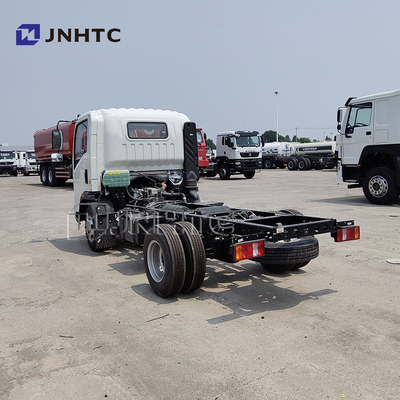 Sinotruck Howo 4x2 5 toneladas 8 toneladas de carga ligera / camión de descarga chasis combustible diesel Euro 2 emisiones dirección izquierda