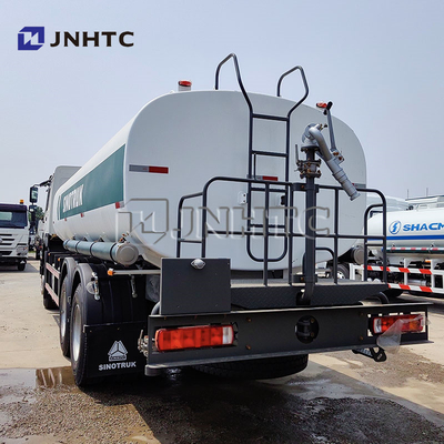 HOWO 6X4 300HP Camión de riego 10000L para la retención de humedad de la carretera de jardinería