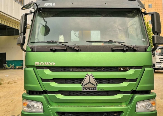 el camión del chasis de 12T 6x4 montó la grúa del auge del color verde de Sinotruk Howo7