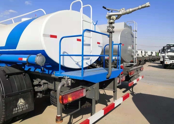 266hp del camión del tanque del combustible líquido del agua de Sinotruk 10cbm 4 * 2 con el aire acondicionado