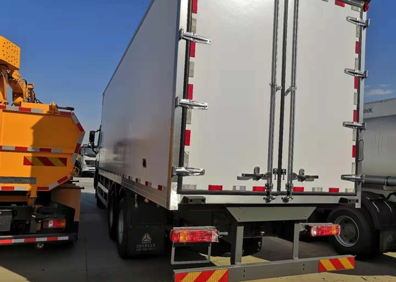 10 cargo pesado refrigerado del camión 2 euro de las ruedas para el transporte de la carne y de las comidas