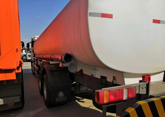 el camión SINOTRUK HOWO A7 10 del depósito de gasolina de 371hp 6x4 rueda la capacidad 21cbm
