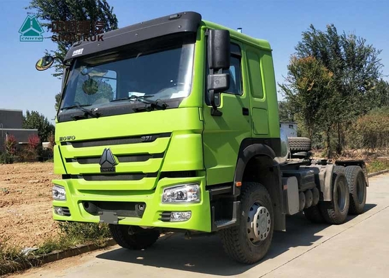 El camión LHD del tractor de la cabeza de dibujo de HOWO escoge color verde de las ruedas de la cabina 10 de la litera