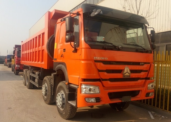 Cuatro - camión volquete pesado 8×4 del árbol SINOTRUK 371 HP 50 toneladas que cargan 28CBM