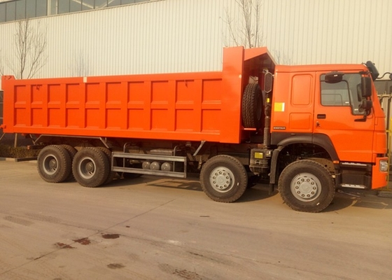 Cuatro - camión volquete pesado 8×4 del árbol SINOTRUK 371 HP 50 toneladas que cargan 28CBM