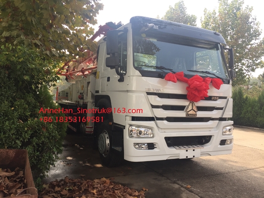 8 x 4 consumo bajo concreto montado camión de la máquina SINOTRUK HOWO del camión de la bomba