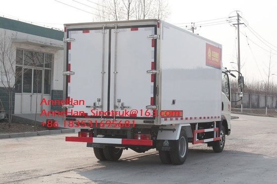 Camión 4x2 del congelador de refrigerador de Sinotruk Howo7 10T para el transporte de la carne y de la leche