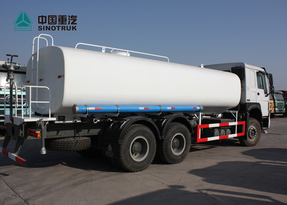 Camión de petrolero pasajero ISO de la regadera del agua de Howo Euro2 371hp 25000L
