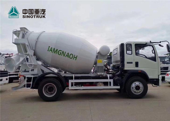 Howo 4x2 4CBM Mini Concrete Mixer Truck con el color blanco está listo en fábrica