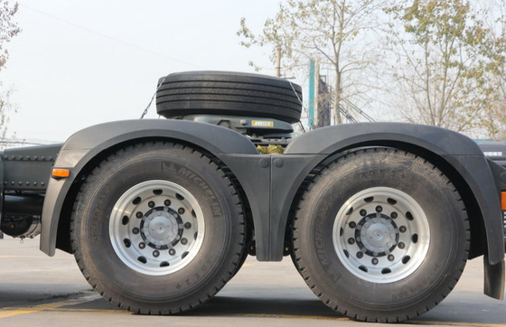 El camión 6x4 10 del motor del tractor de Sinotruk 371hp 420hp rueda con el pivote central de 50# 90#