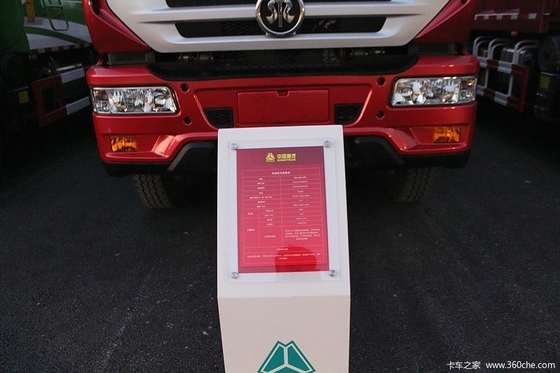 Special del camión de volquete de la arena de SINOTRUK SWZ 8x4 en los ejes delanteros del color rojo HF12 para 55 toneladas