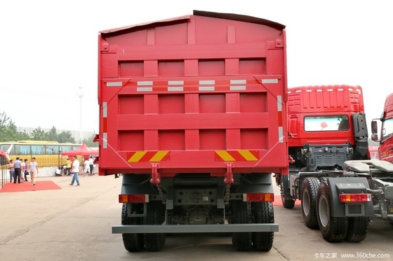 Special del camión de volquete de la arena de SINOTRUK SWZ 8x4 en los ejes delanteros del color rojo HF12 para 55 toneladas