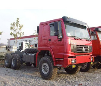 Camión pesado campo a través 6x6 del cargo de Sinotruk toda la impulsión ZZ1311M3861V 350hp de la rueda