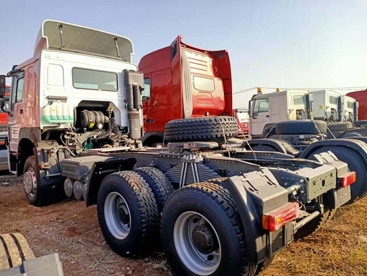el camión 6x4 10 del tractor de 420hp Sinotruk Howo7 rueda la cabina HW76 para la remolque 50T