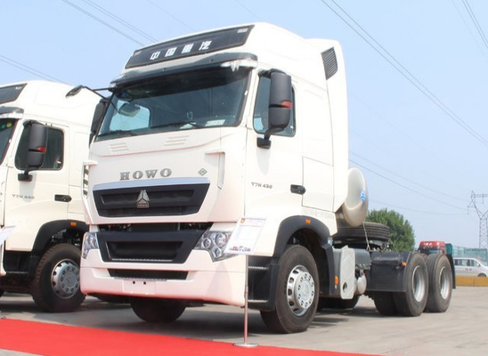 Camión blanco de la cabeza del tractor de Howo del neumático del camión 10 del motor de SINOTRUK 371HP