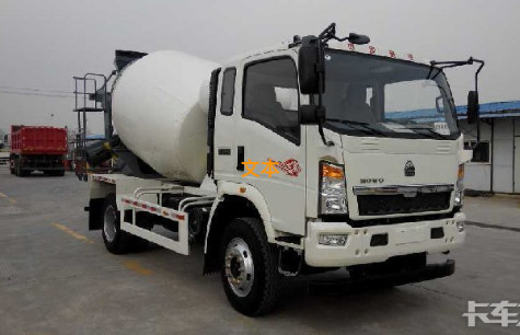 Ruedas del camión del tanque del mezclador del alto rendimiento 4-6M3 4x2 6 de Sinotruk Howo
