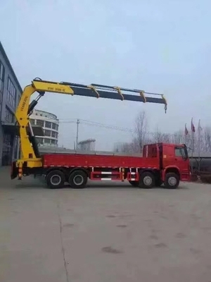 El camión del cargo de Howo 8x4 montó la grúa 12ton a rendimiento de 20 toneladas de alto