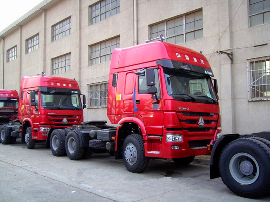 Alto camión del motor de Sinotruk Howo7 de la cabina HW79 para la capacidad de la remolque 40-50T