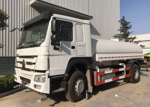 Camión del espray de agua de Sinotruk Howo 4x2 6x4 10000L
