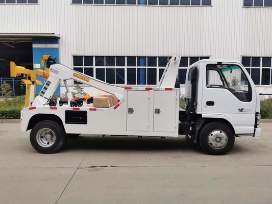 ISUZU 5 toneladas del camión de auxilio de rescate ligero de Tow Truck For City Road con alta eficacia de operación de la caja de cambios manual