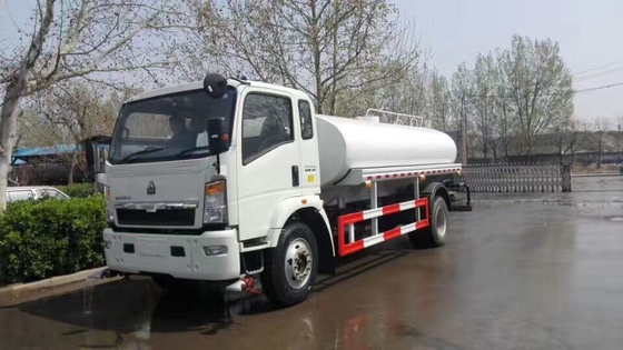 Emisión del euro 3 del camión del tanque de agua del modelo 8000L de la luz de Sinotruk 4x2