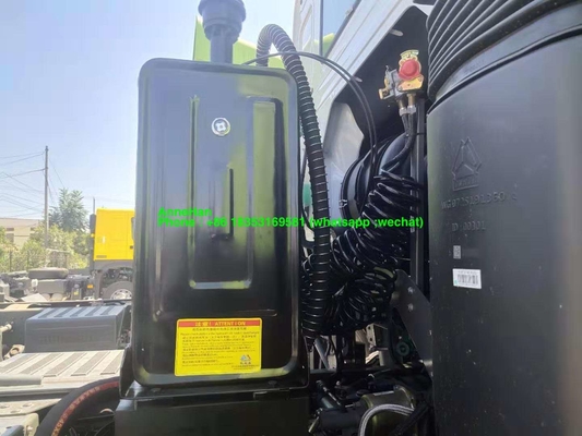 camión del tractor de 40T 420hp Sinotruk con el tanque de aceite 1000L