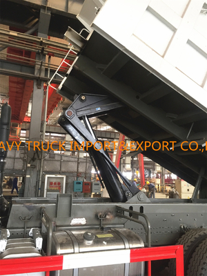 Camión volquete resistente de SINOTRUK HOWO A7 con el cubo de 5 yardas
