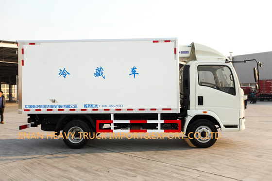 Camión refrigerado de poca potencia de Howo 4X2 5 toneladas de 60000kg 7 TONELADAS