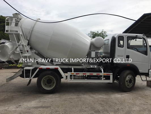 Precio de fábrica HOWO 3cbm 5M3 de trabajo ligero 4x2 de hormigón auto-carga de hormigón camión mezclador