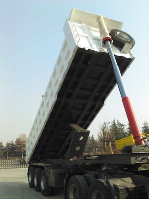 Sinotruk tres Axle Front remolques resistentes de 50 toneladas semi para el transporte de la arena