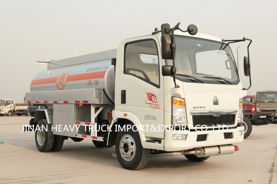 Camión del tanque de aceite de Sinotruk Howo 4x2 RHD LHD 5000 litros de 5m3 3 toneladas