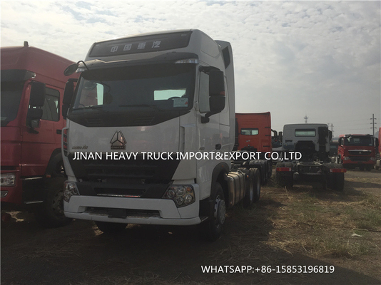 conductor doble Prime Mover Truck Sinotruk HOWO A7 6X4 del tanque diesel 400L