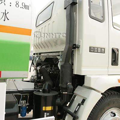 Camión del tanque de la agua ligera de SINOTRUK HOWO 4x2 con el 14m Front Sprinkler