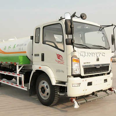 Camión del tanque de la agua ligera de SINOTRUK HOWO 4x2 con el 14m Front Sprinkler