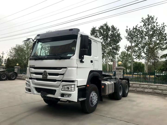 Camión 420hp del tractor de Howo Sinotruk 6x4 del resorte plano