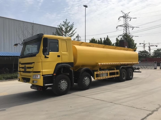 Camión de petrolero del combustible de aceite de Sinotruk LHD 400L 20cbm 371HP